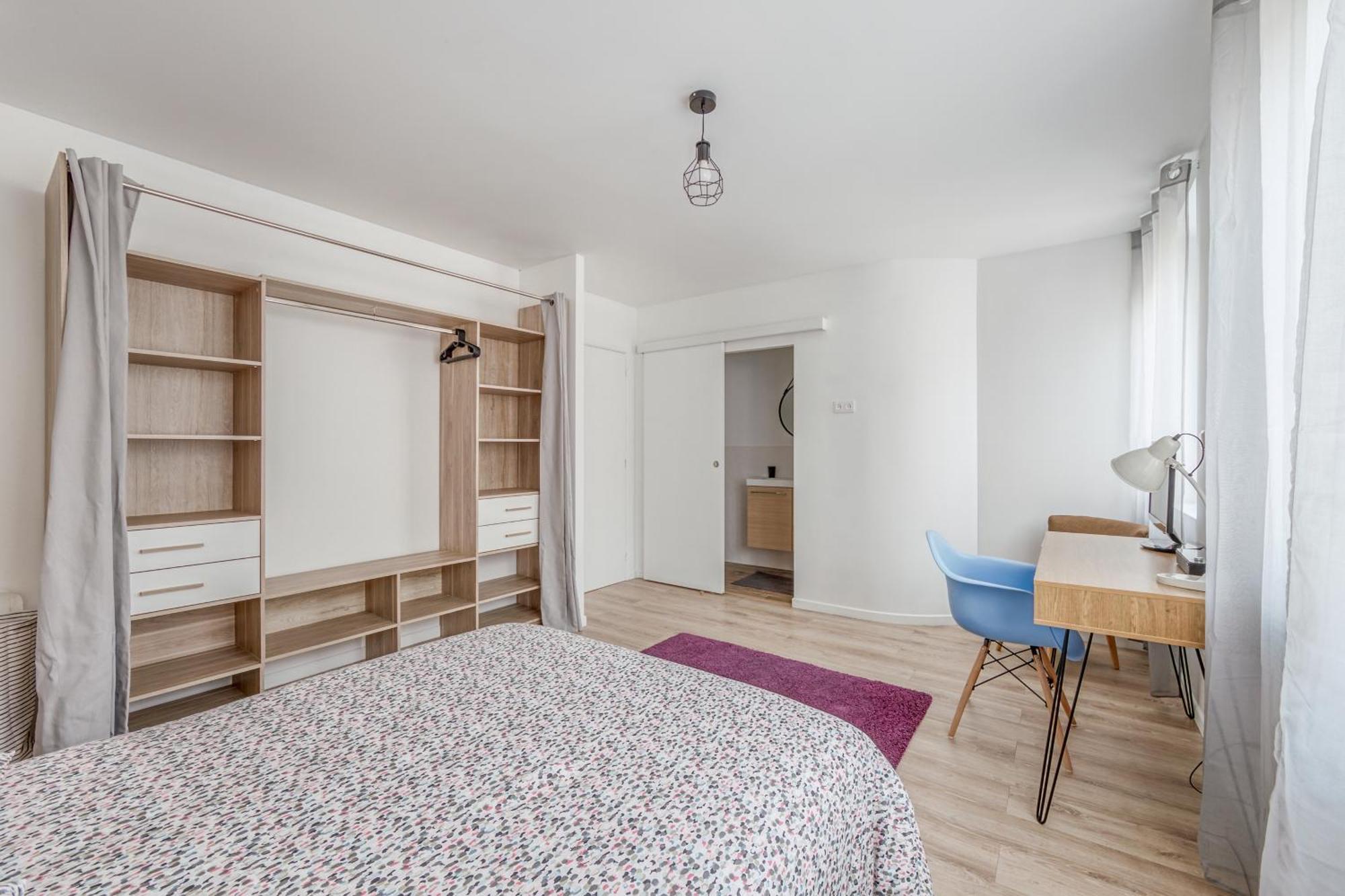 Villa Spacieuse 6 Ch/12 Personnes/ 6 Sdb Wc Privee Valenciennes